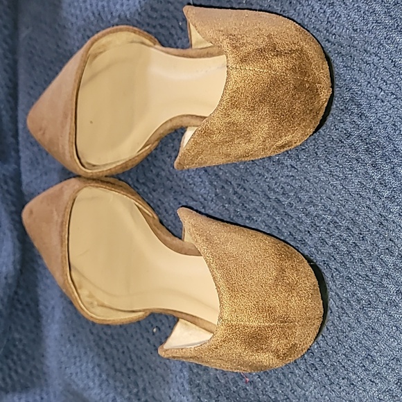Tan Flats - Picture 2 of 4